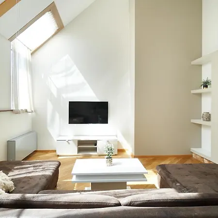 Alexander Appartement *